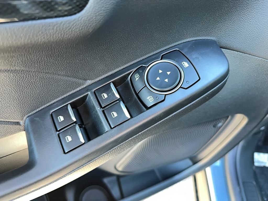 2025 Ford Escape Hybrid ST-Line photo 10