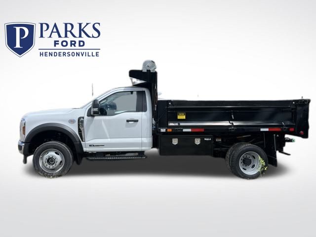 2025 Ford F-550 Super Duty Chassis Cab XL's photo
