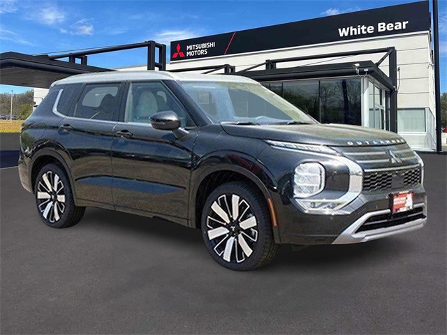2025 Mitsubishi Outlander SEL Platinum Edition's photo