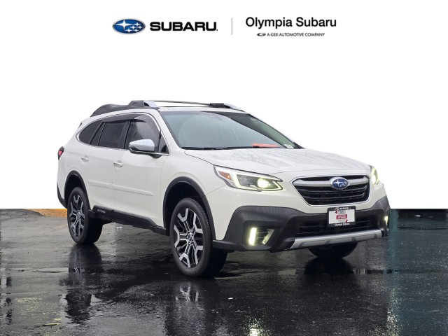 2022 Subaru Outback Touring's photo
