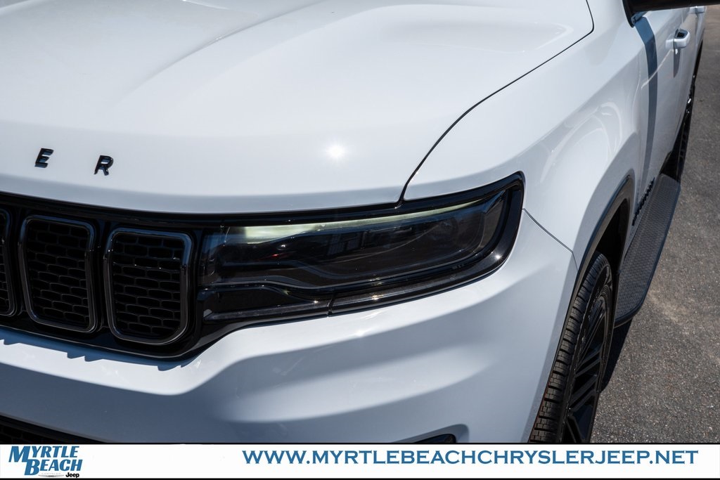 2025 Jeep Wagoneer Series II Carbide photo 9