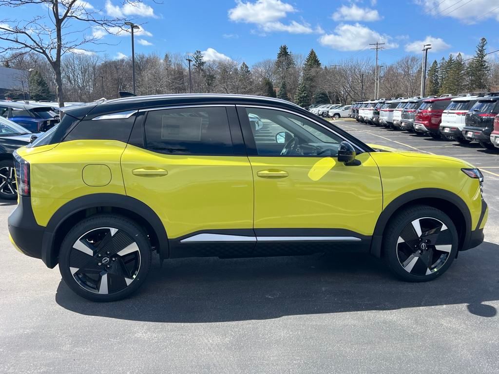 2025 Nissan Kicks SR photo 4
