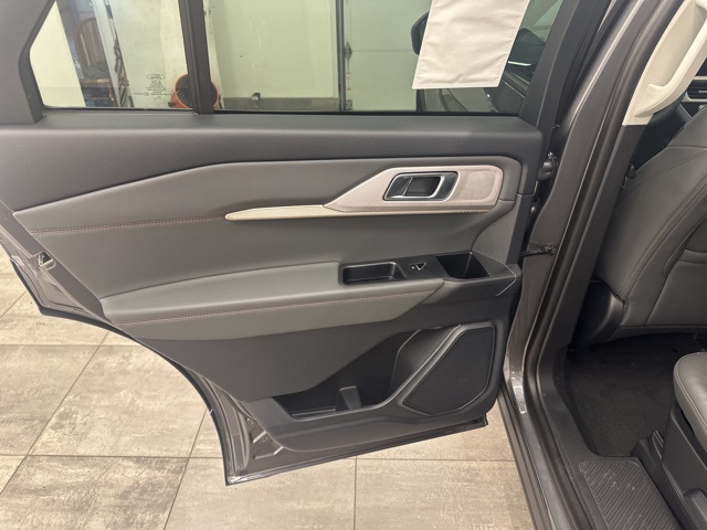 2025 Ford Explorer photo 23
