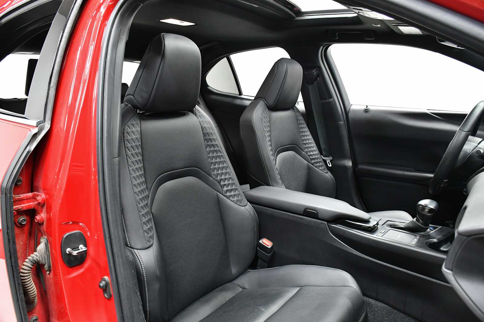 2022 Lexus UX 200 photo 21