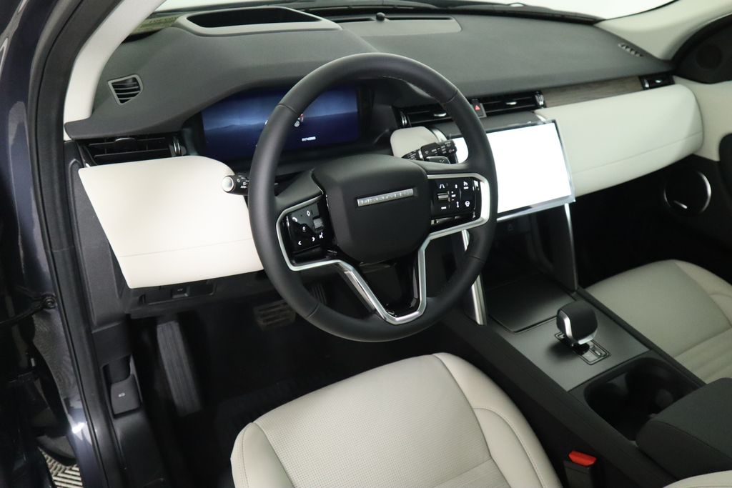 2025 Land Rover Discovery Sport S photo 10