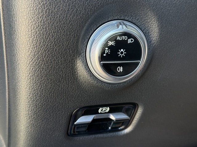 2025 Mercedes Benz C 300 photo 20