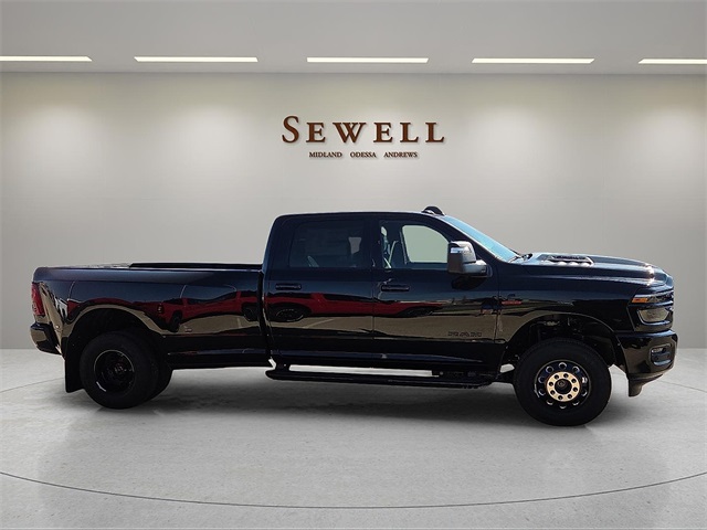 2026 Ram 3500 Laramie photo 4