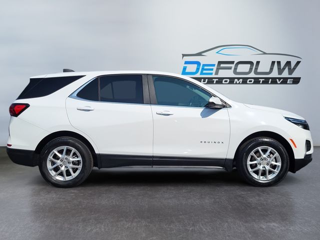 2024 Chevrolet Equinox LT photo 2