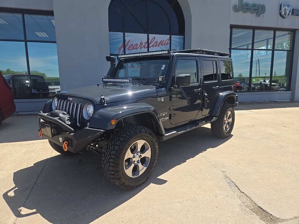 Used 2018 Jeep Wrangler JK Unlimited Sahara with VIN 1C4BJWEGXJL898444 for sale in Kansas City