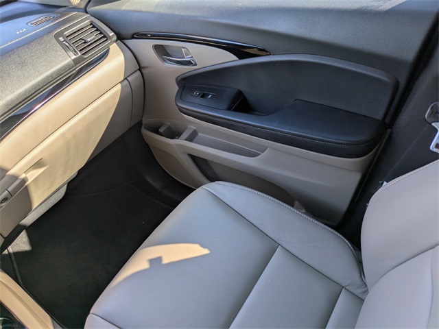 2022 Honda Pilot Touring photo 16