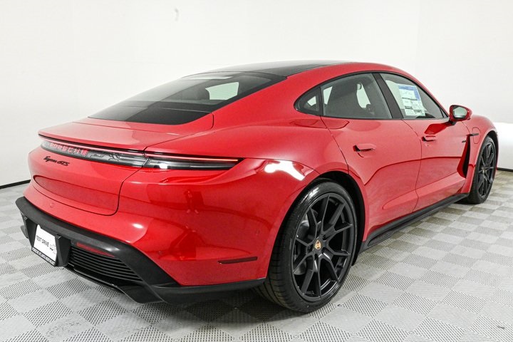 2025 Porsche Taycan GTS photo 27