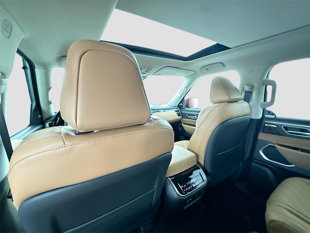 2026 Infiniti QX80 Luxe photo 25