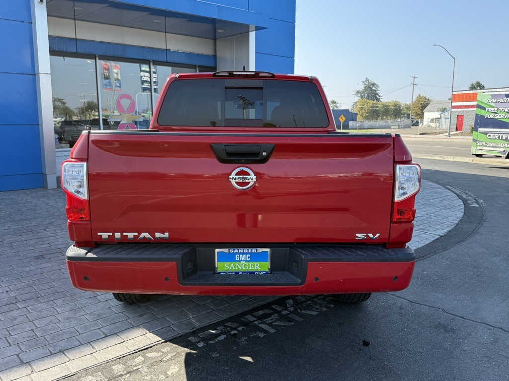 2022 Nissan Titan SV photo 4