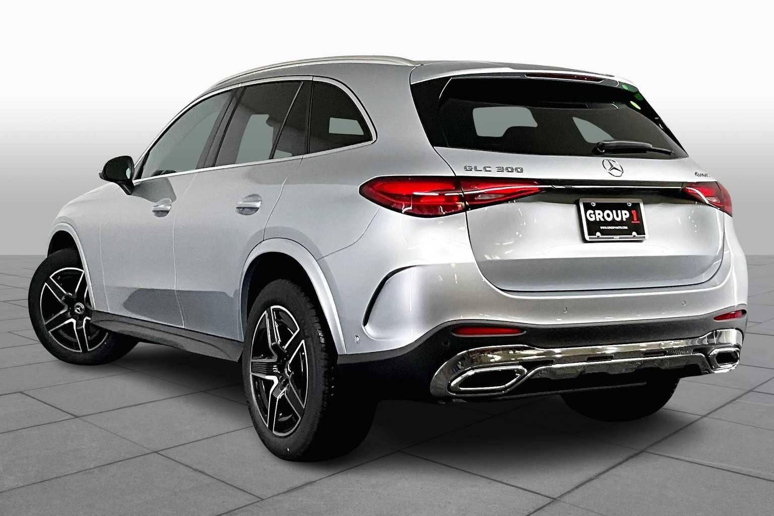 2026 Mercedes Benz GLC 300 4MATIC photo 4