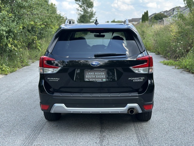 2022 Subaru Forester Touring photo 6