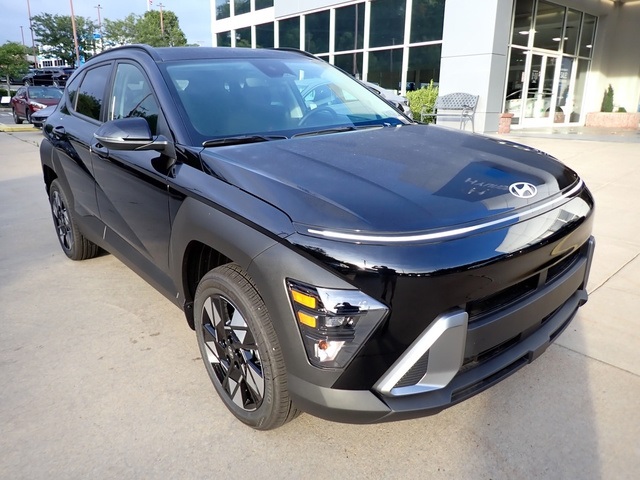 2025 Hyundai Kona SEL photo 8
