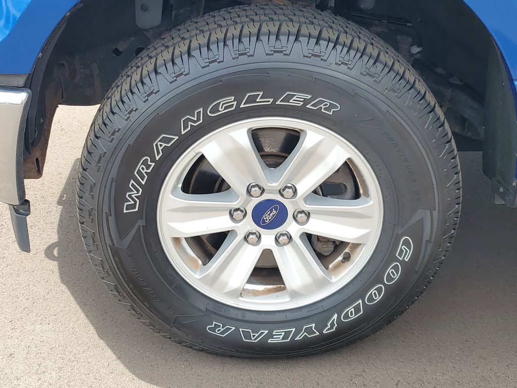 2017 Ford F-150 XLT photo 5
