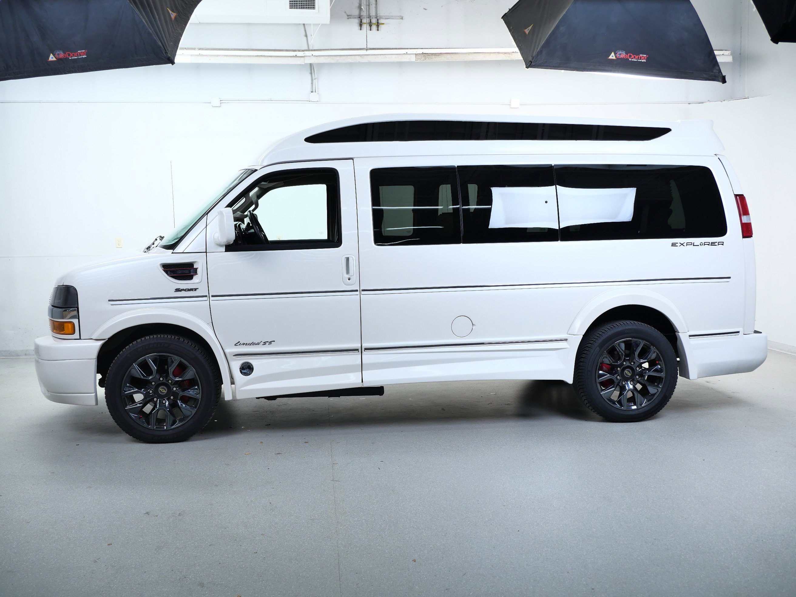 2023 Chevrolet Express Cargo Van photo 5
