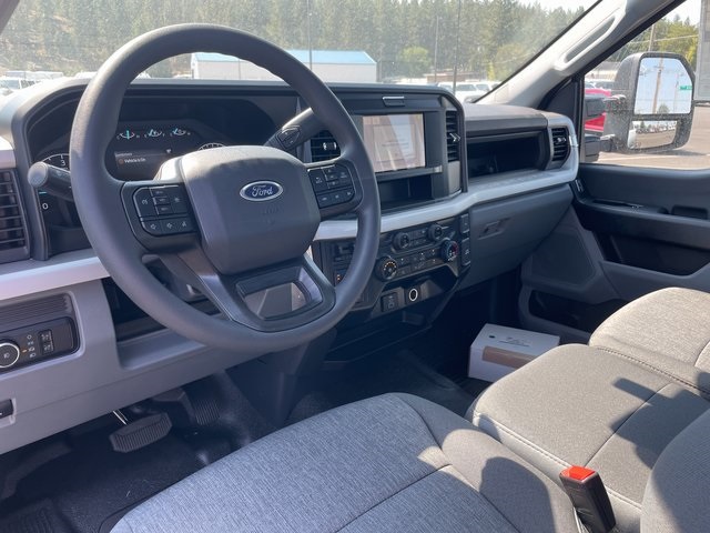 2025 Ford F-350 photo 3