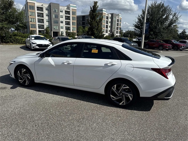 2025 Hyundai Elantra Hybrid SEL Sport photo 3