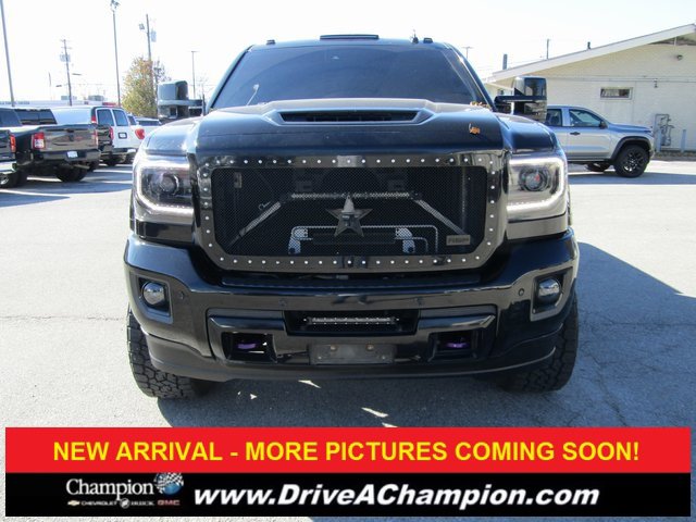 2016 Gmc Sierra 2500 HD Denali photo 2