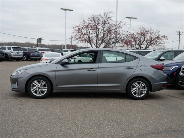 2020 Hyundai Elantra SEL photo 3