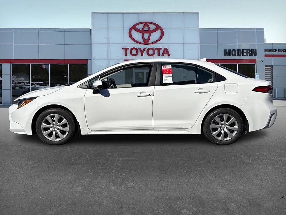 2026 Toyota Corolla LE photo 2