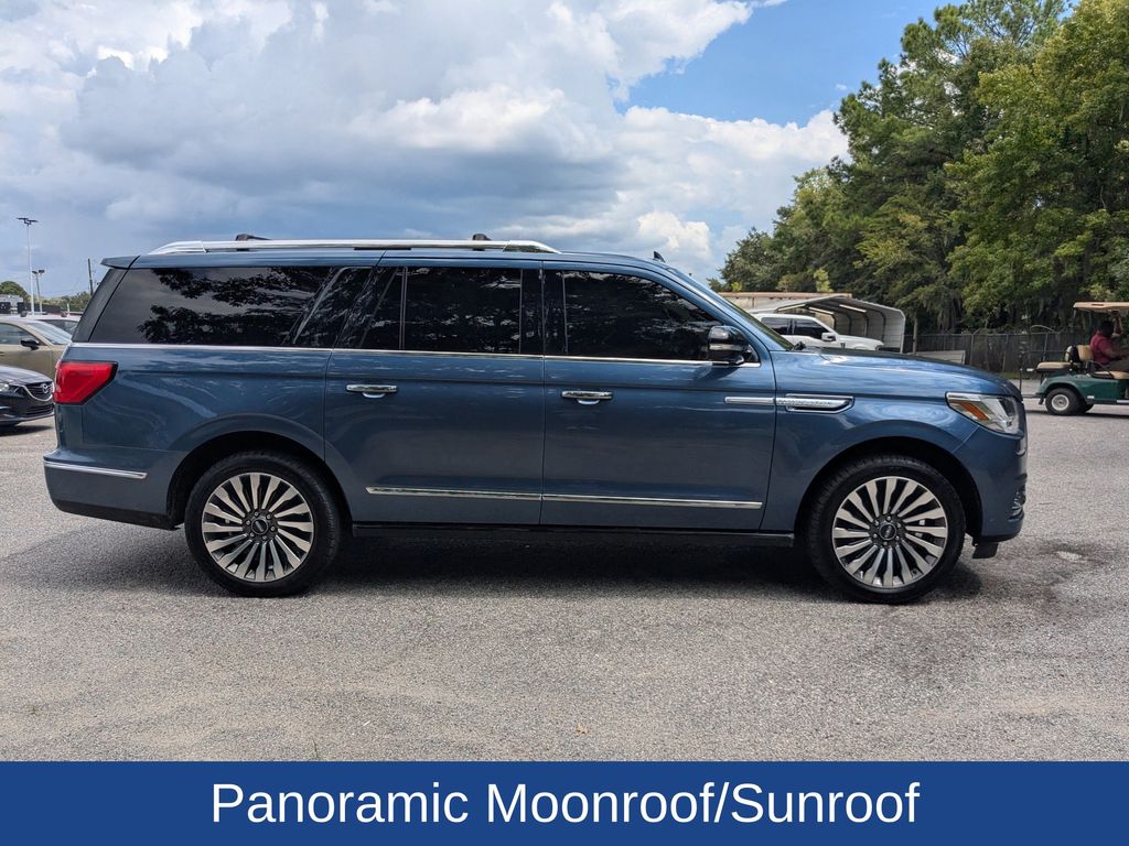 2019 Lincoln Navigator L Reserve photo 3