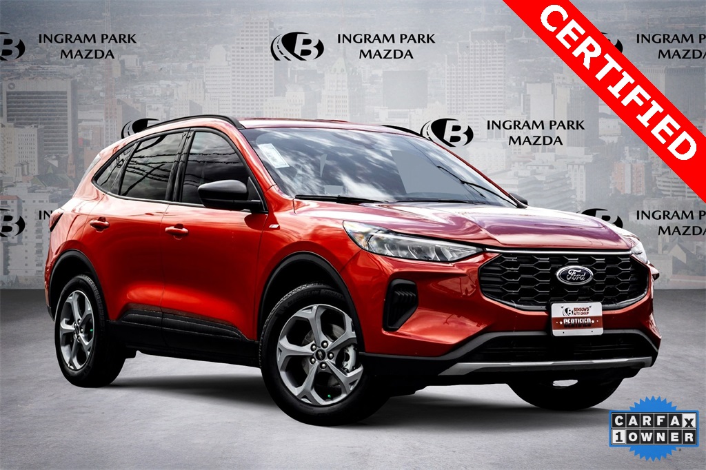 2025 Ford Escape ST-Line's photo