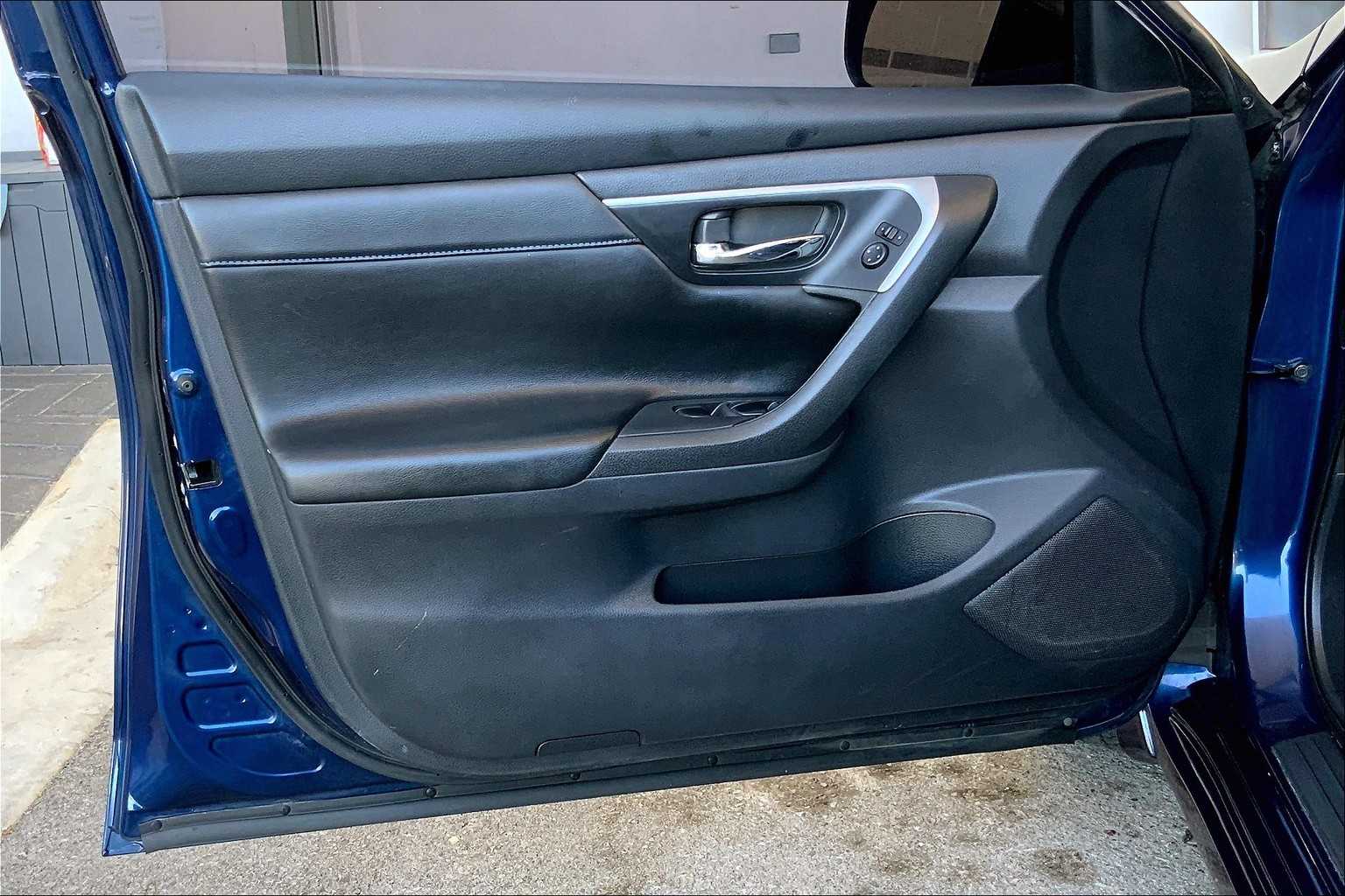2018 Nissan Altima 2.5 SR photo 21