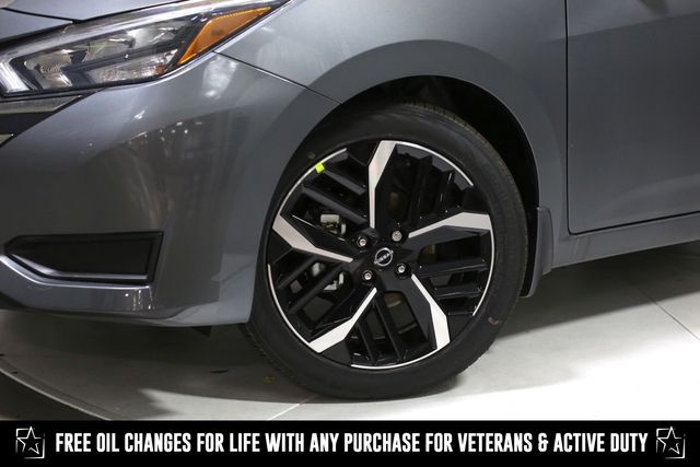 2025 Nissan Versa SR photo 2