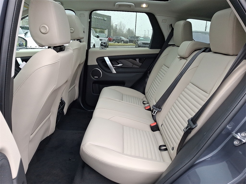 2025 Land Rover Discovery Sport S photo 5