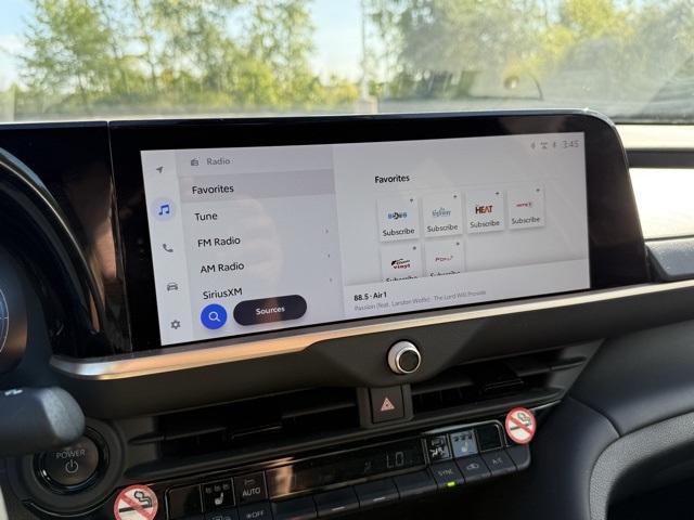 2024 Toyota Crown XLE photo 8