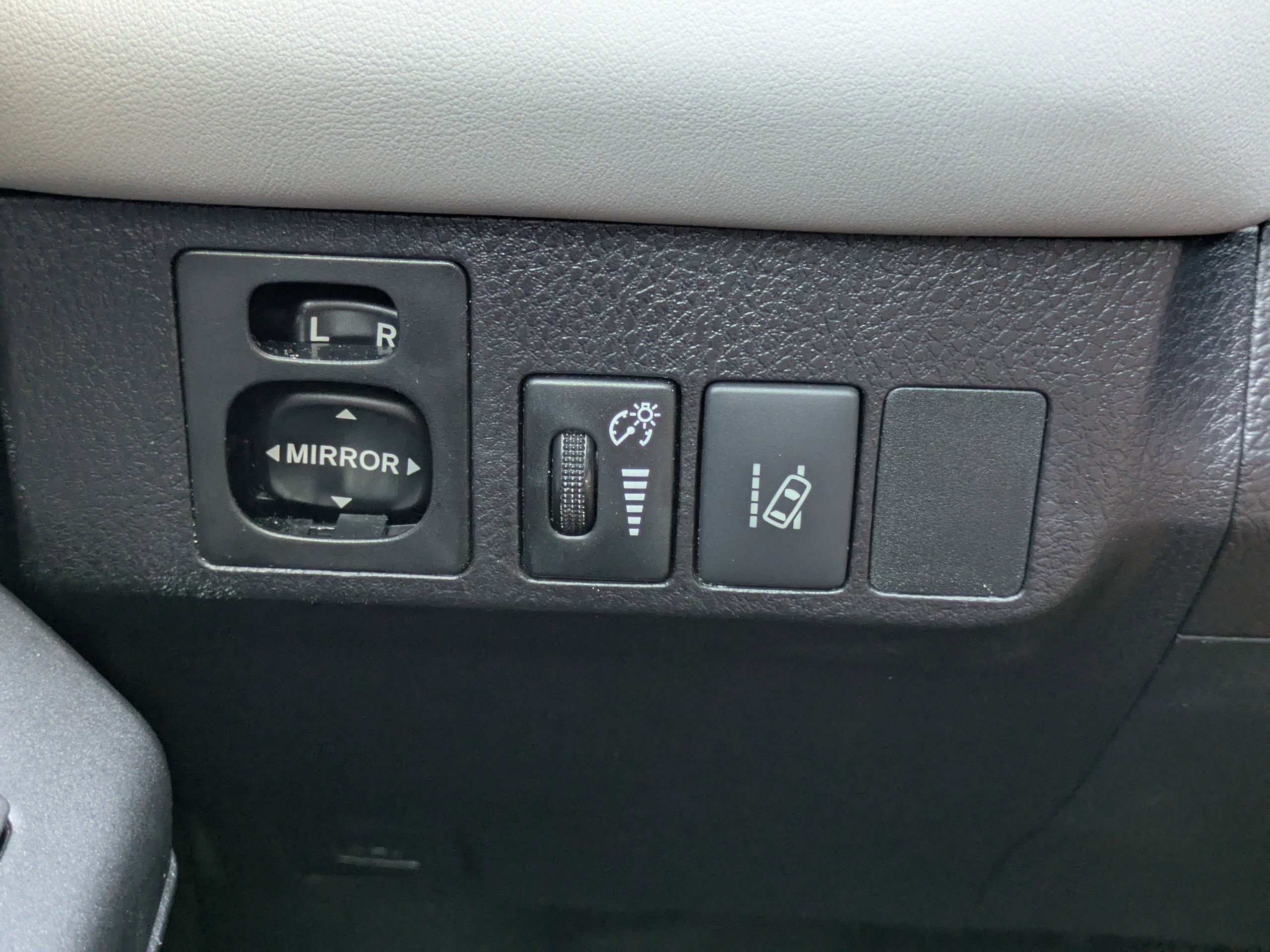2018 Toyota RAV4 XLE photo 24