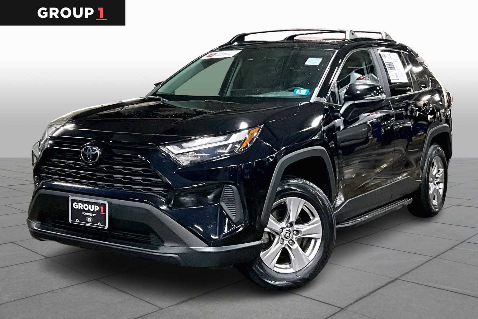 2022 Toyota RAV4 XLE's photo