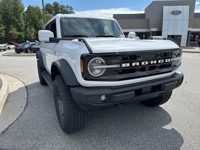 2025 Ford Bronco Outer Banks photo 3