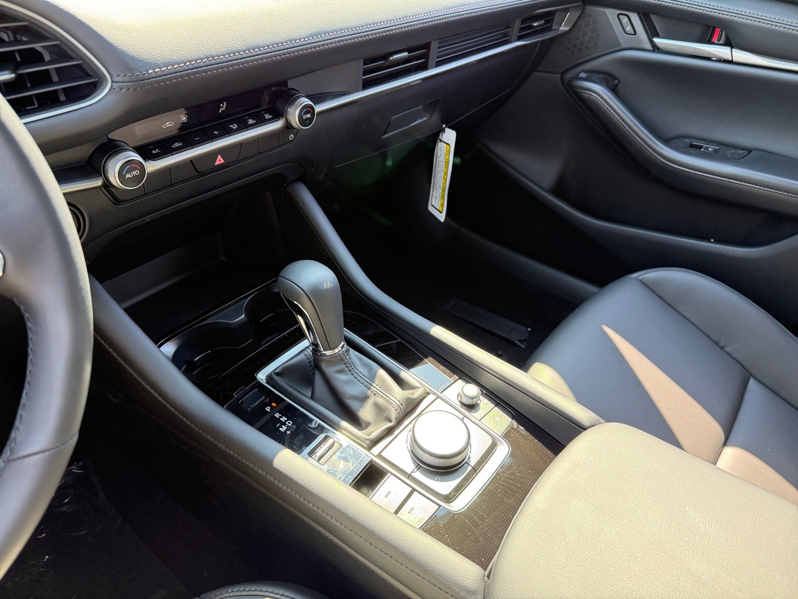2025 Mazda Mazda3 2.5 Select Sport photo 13