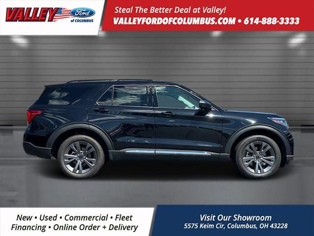 2025 Ford Explorer photo 3