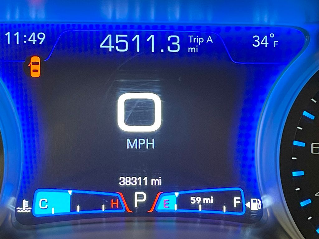2023 Chrysler 300 Touring L photo 4