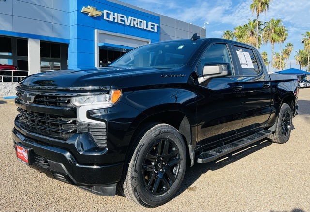 2024 Chevrolet Silverado 1500 RST photo 3