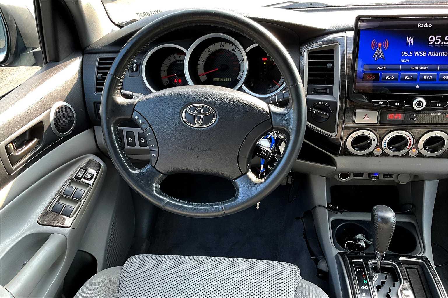 2011 Toyota Tacoma photo 5