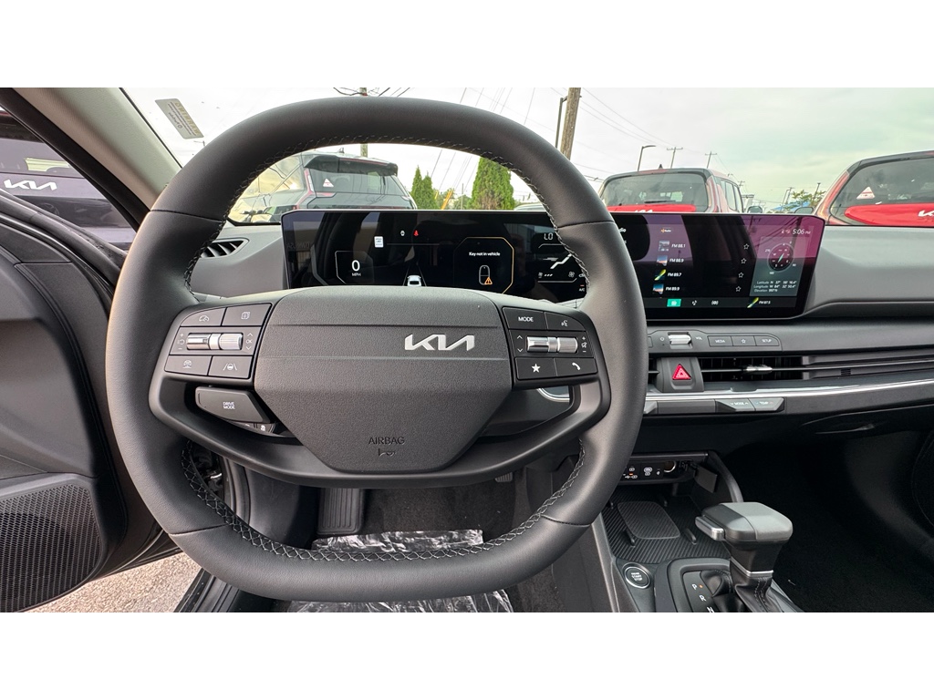 2025 Kia K4 EX photo 8