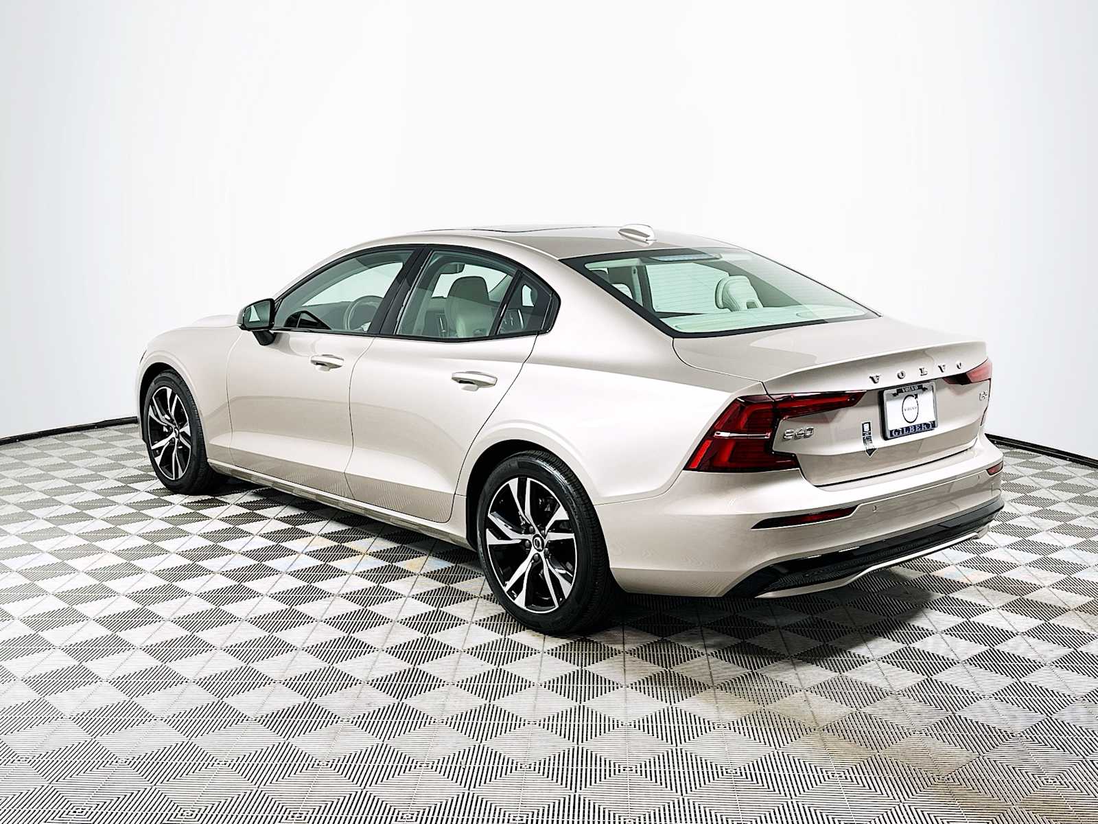 2025 Volvo S60 B5 Core photo 5