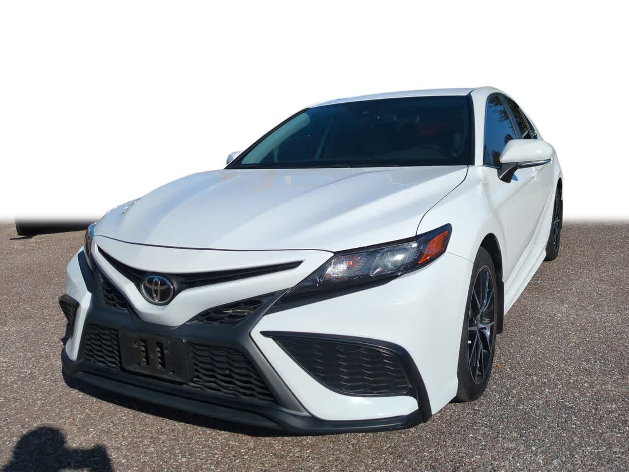2022 Toyota Camry SE's photo