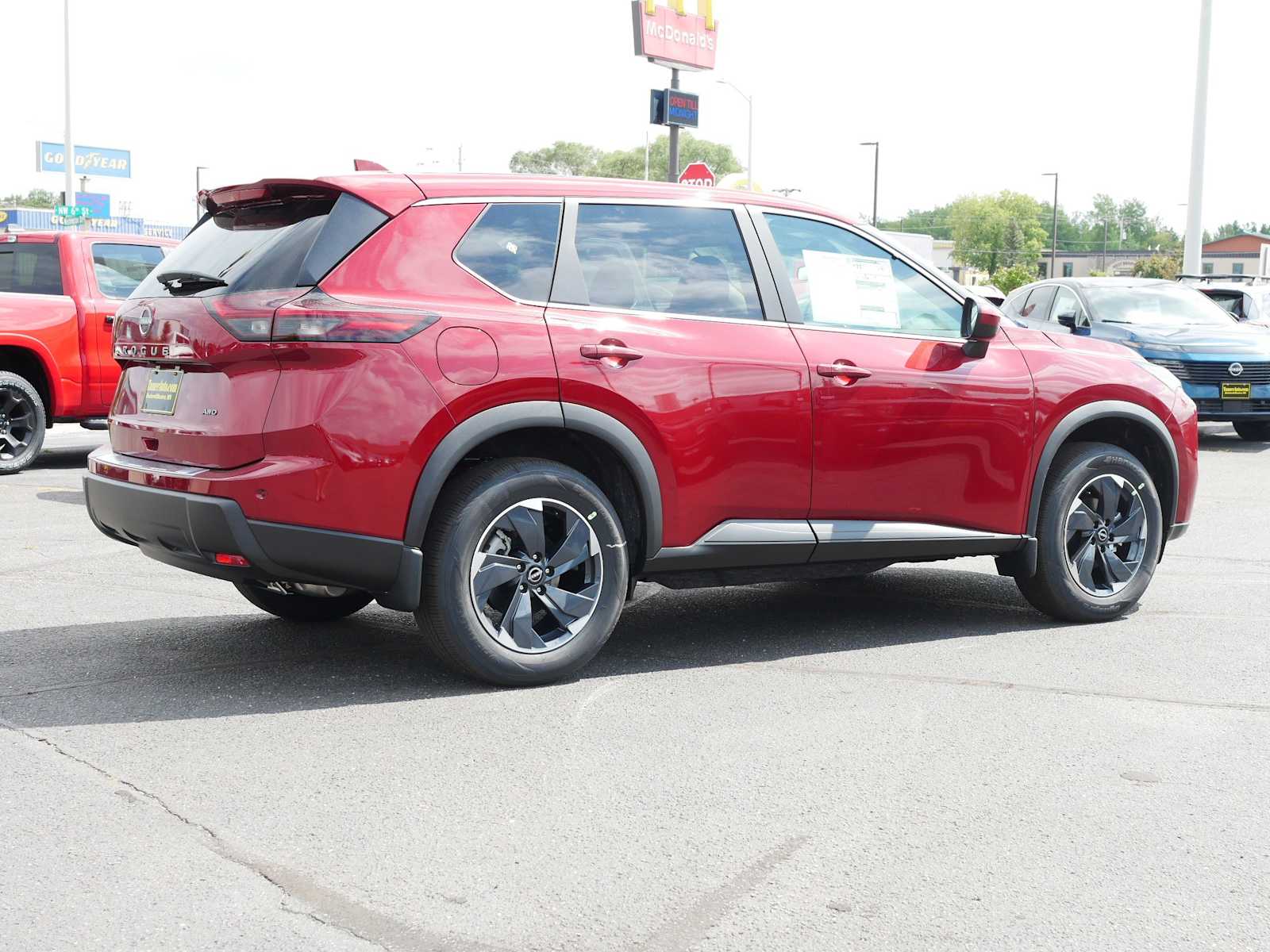 2026 Nissan Rogue SV photo 4
