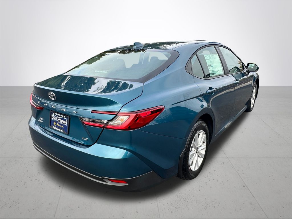 2026 Toyota Camry SE photo 7