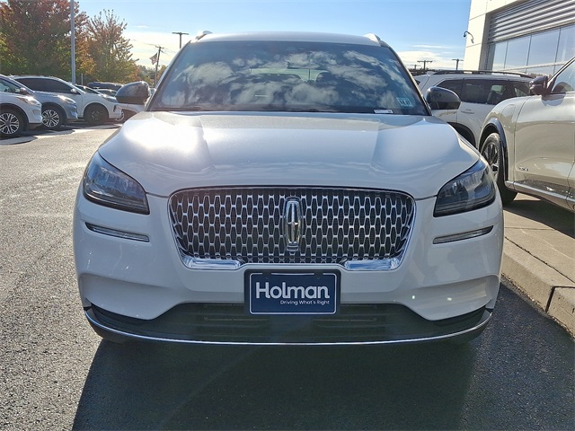 2022 Lincoln Corsair Standard photo 3