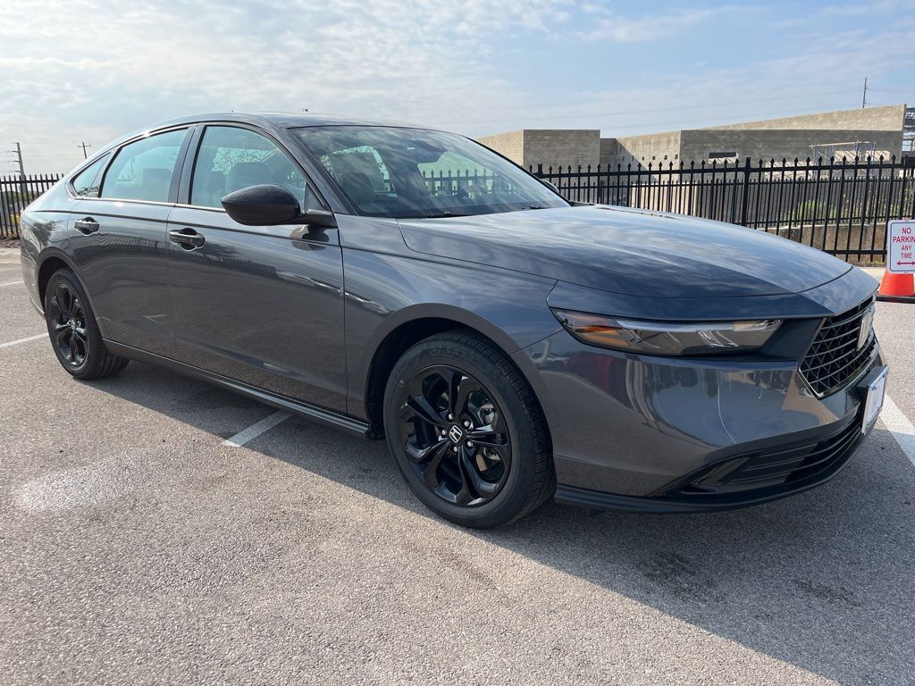 2025 Honda Accord SE photo 2