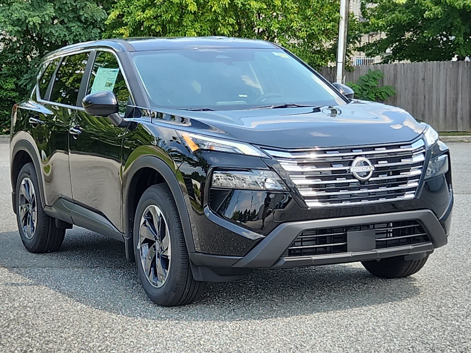 2026 Nissan Rogue SV photo 2