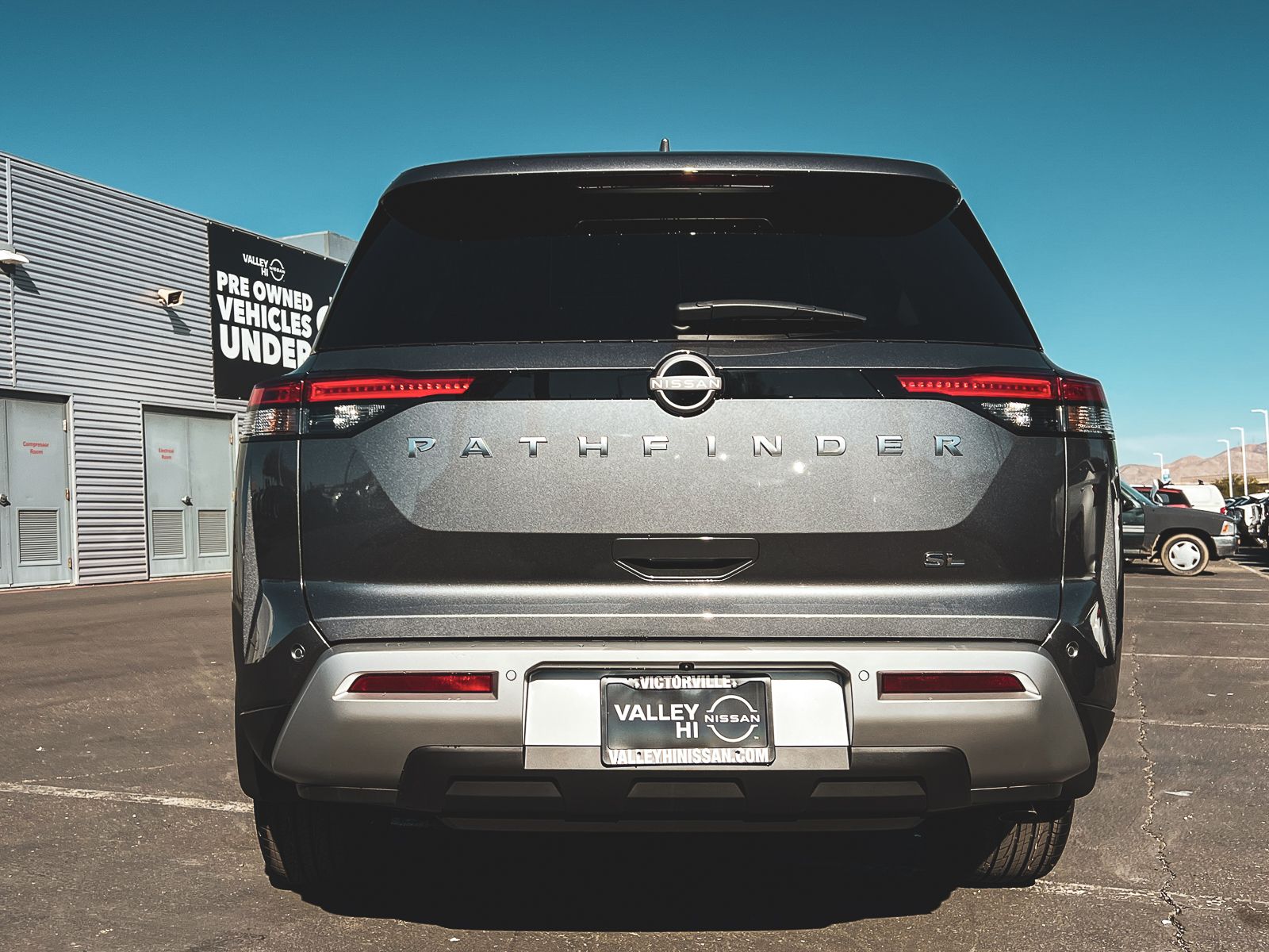 2025 Nissan Pathfinder SL photo 3